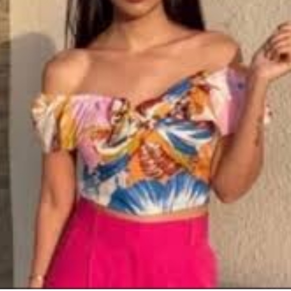Zara crop floral top size medium